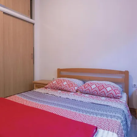 Apartment In Fazana With Wifi Fondole
